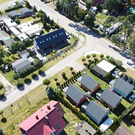 בית נופש Domek Eden Pustkowo פוסטקובו