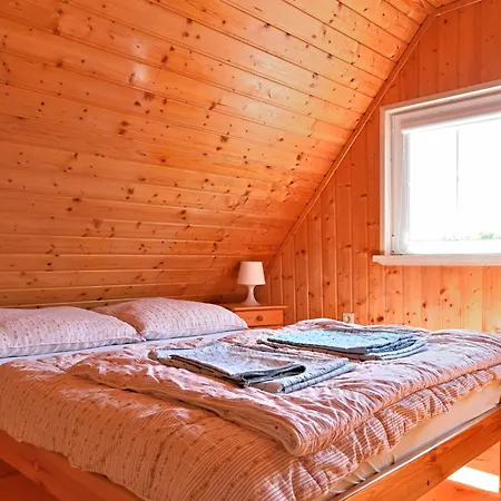 Domek Eden Pustkowo בית נופש